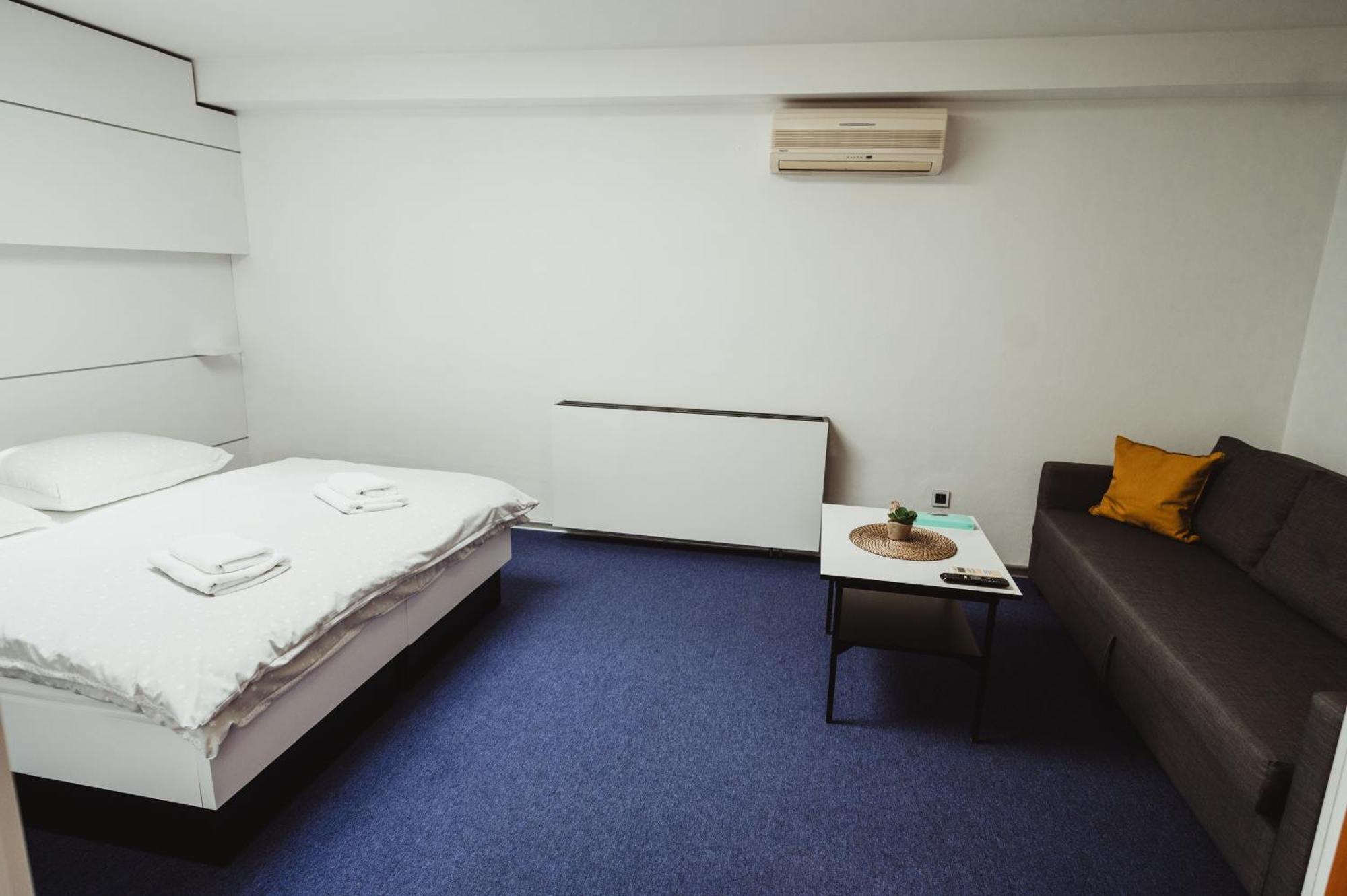 Hotel U Racka Острожска Нова Весь Экстерьер фото