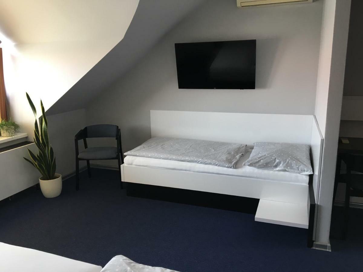 Hotel U Racka Острожска Нова Весь Экстерьер фото